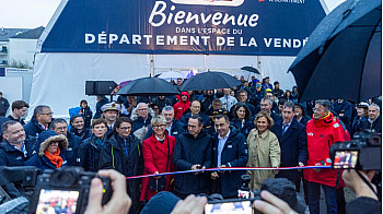 Acteurs Locaux Vendée - Vendée Globe 2024 une INAUGURATION PLUVIEUSE, INAUGURATION HEUREUSE !